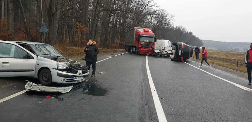 foto - accident cu șapte mașini implicate pe dn1 între brașov și sibiu