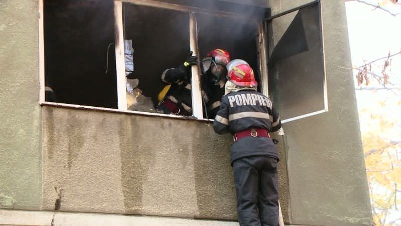 incendiu pe strada rahovei. un bărbat intoxicat cu fum