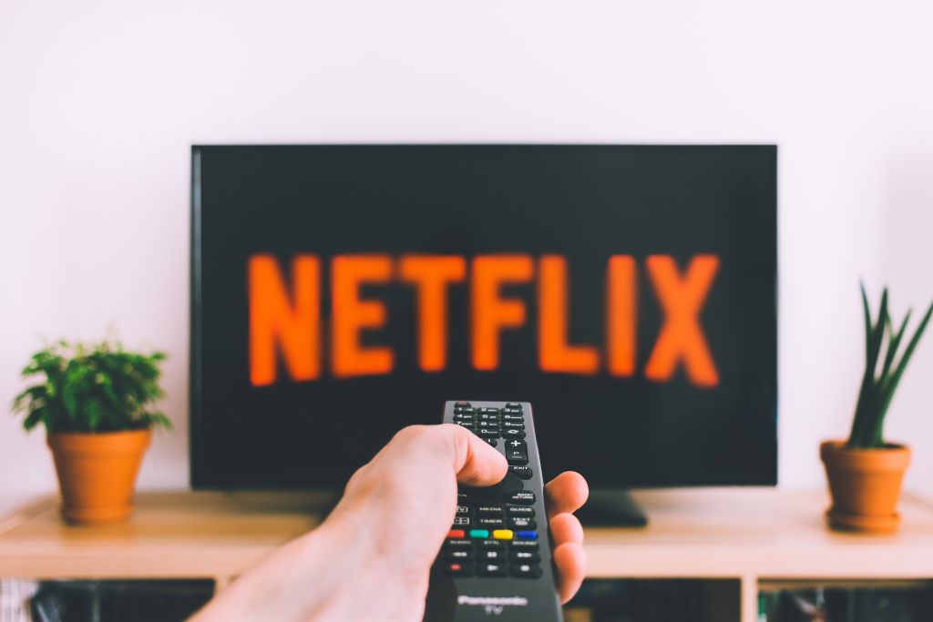 netflix schimbă regulile - va fi disponibil doar din propria locuință