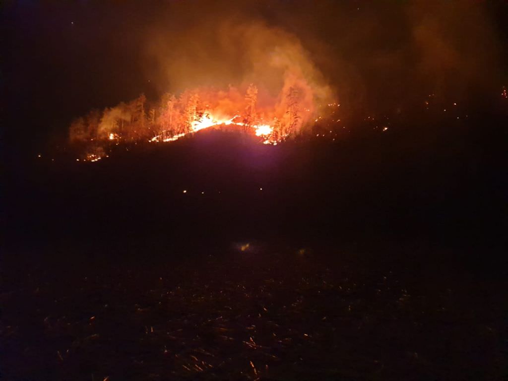 foto incendiul de la mălâncrav a fost lichidat - pompierii s-au luptat aproape trei zile cu flăcările