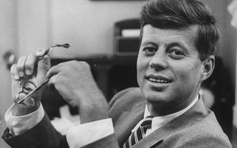 ultimul autograf al fostului președinte american john f. kennedy, scos la licitație