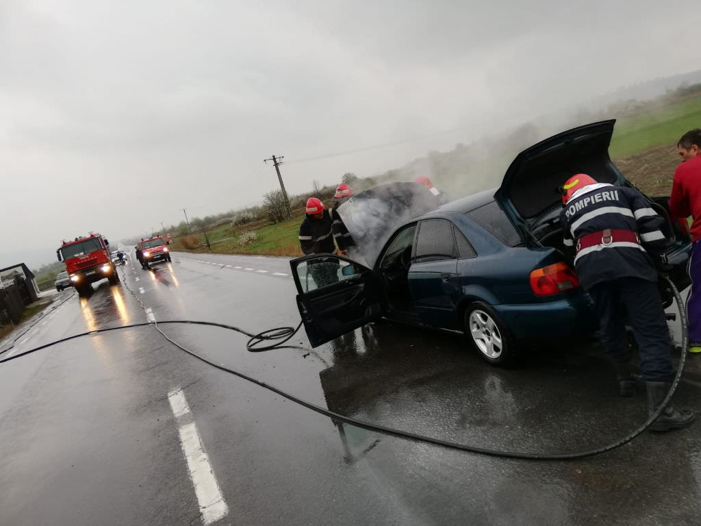 mașină în flăcări pe transfăgărășan