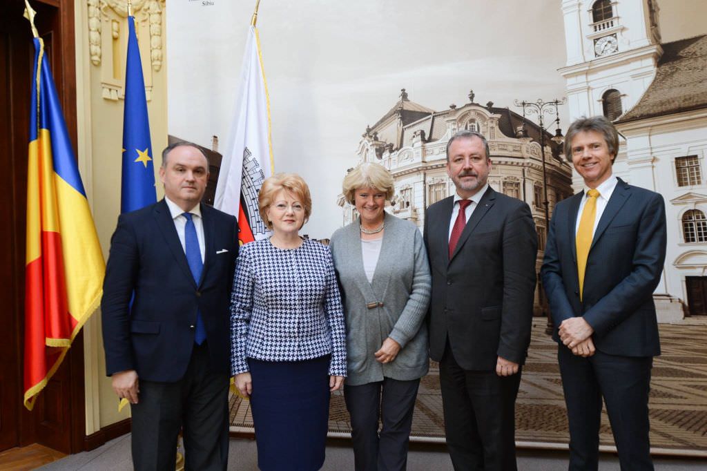 foto ministrul de stat german pentru cultură și media, în vizită la sibiu