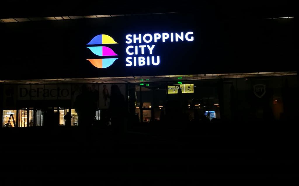 patrocle, mascota shopping city sibiu, este aliatul copiilor pentru un nou an școlar cu premii garantate și multe surprize