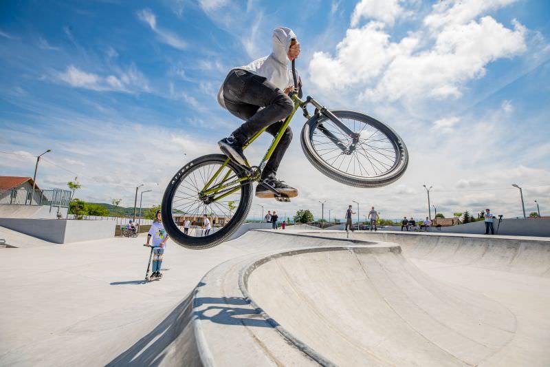 skate park-ul din sibiu se extinde cu o nouă instalație unică în românia