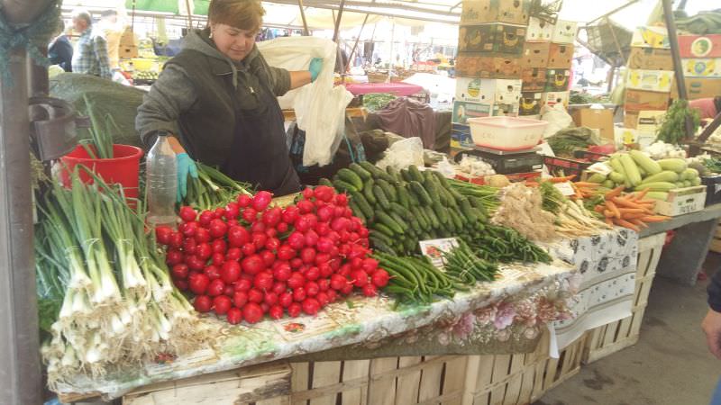 Legume din import vândute la tarabă ca legume românești. Ce spune Ministrul Agriculturii