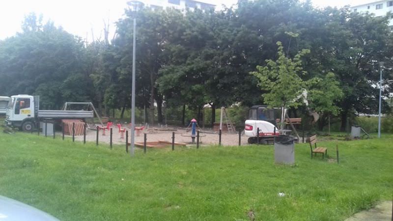 FOTO - Loc de joacă pentru copiI, DEMOLAT pe Valea Săpunului - Mămicile sunt revoltate, Primăria explică