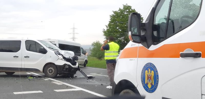 update foto accident grav pe dn1, intersecția cu cisnădie - două victime încarcerate