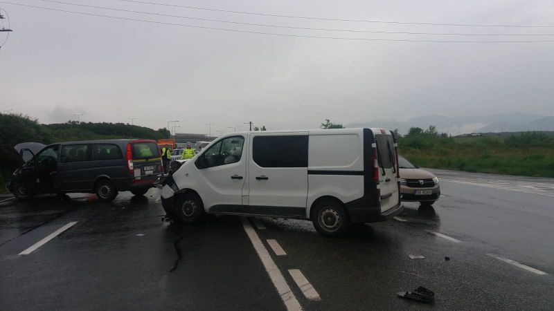 update foto accident grav pe dn1, intersecția cu cisnădie - două victime încarcerate