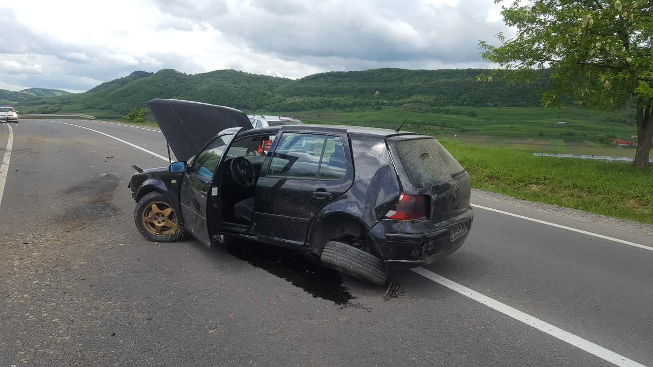 foto accident la târnava - două persoane sunt rănite