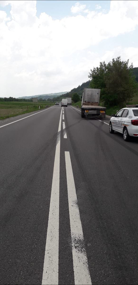 foto accident grav la șeica mare - un tir a intrat într-o mașină