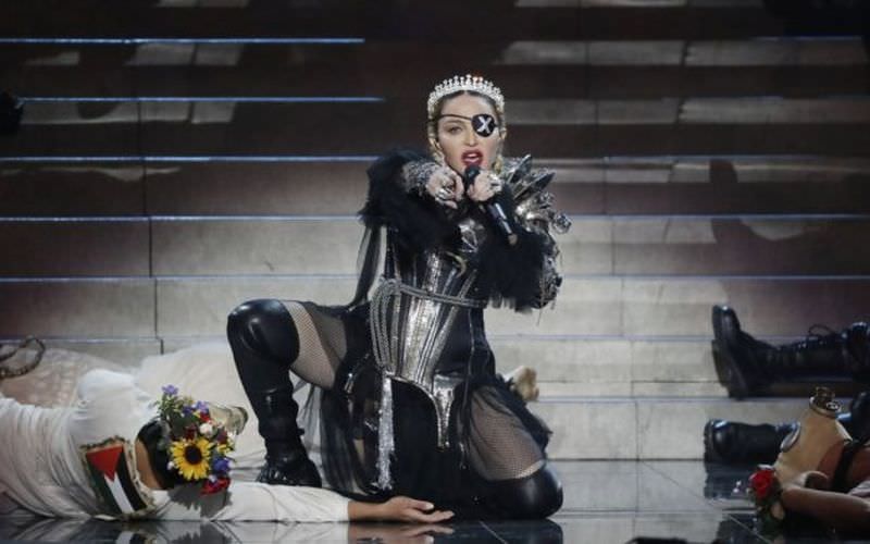 video madonna, gest controversat la eurovision - olanda a câștigat concursul