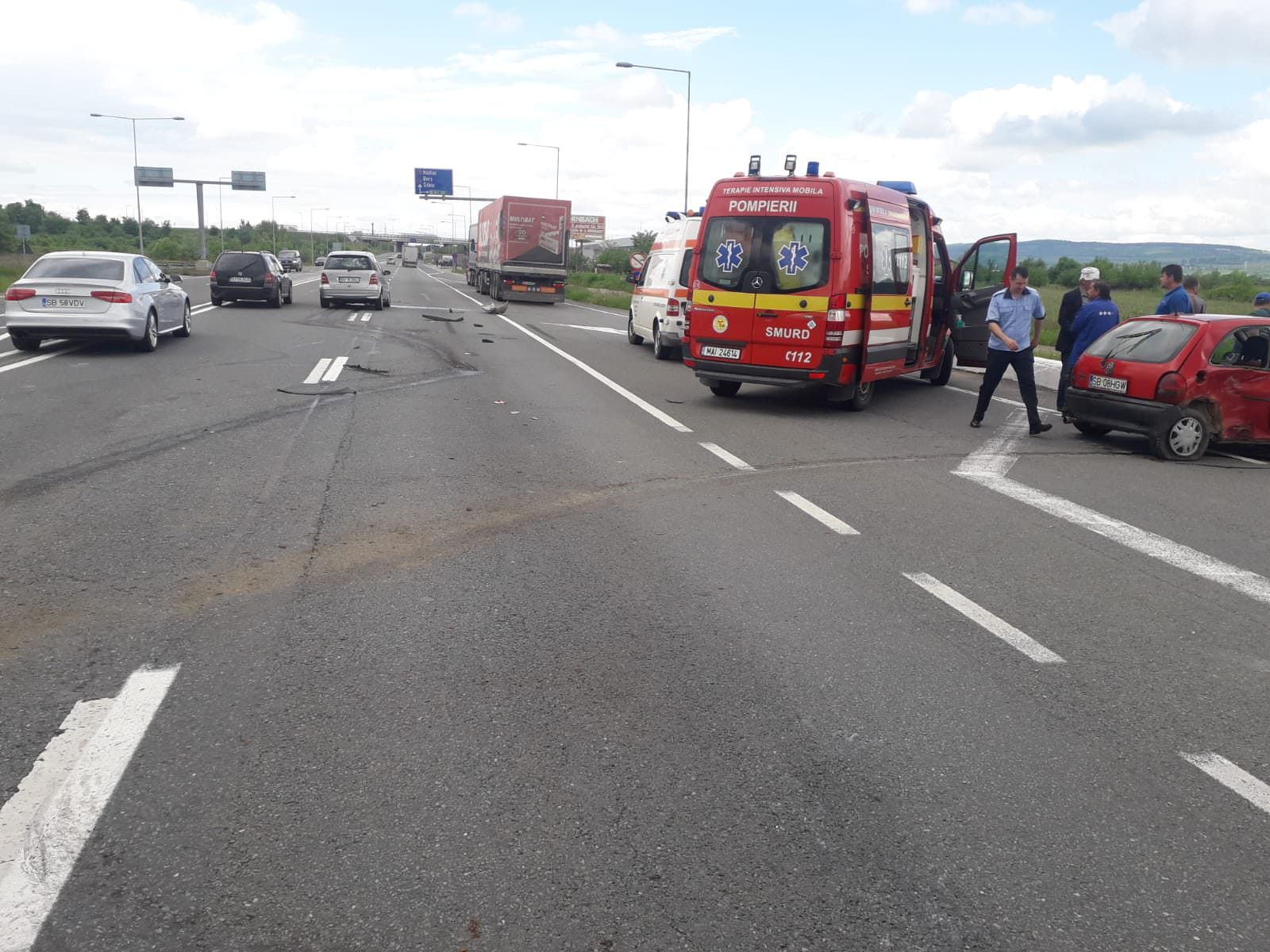 foto cinci victime într-un accident produs de un șofer de 72 de ani pe dn1 la șelimbăr