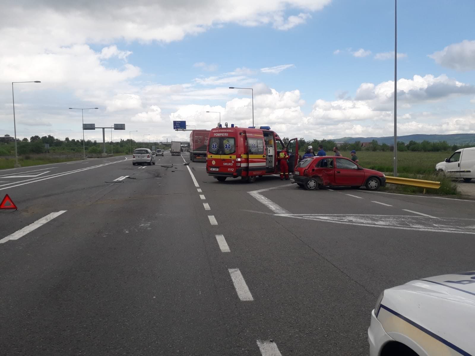 foto cinci victime într-un accident produs de un șofer de 72 de ani pe dn1 la șelimbăr