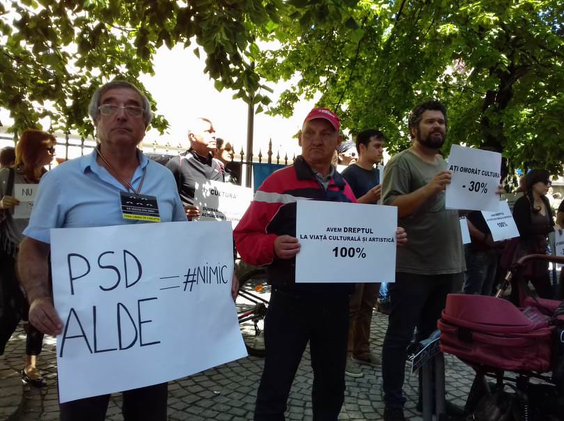 video foto „dragnea, ţi-a plăcut la moldova? hai şi la sibiu!” - protest anti-psd