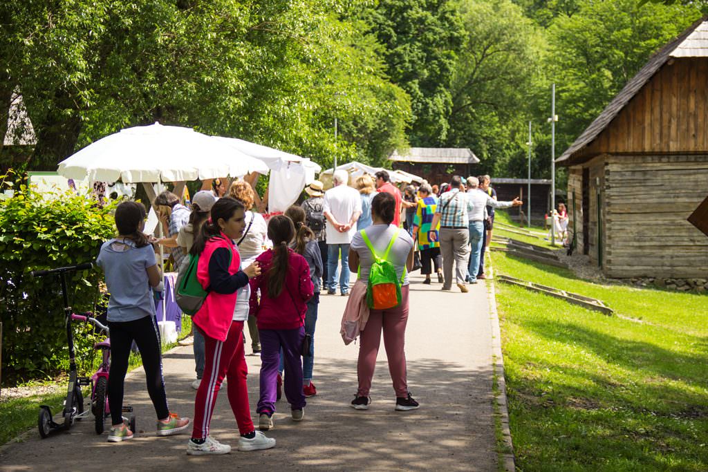 FOTO Aproape 10.000 de vizitatori la Muzeul Astra în weekend - A avut loc și Târgul de Jucării