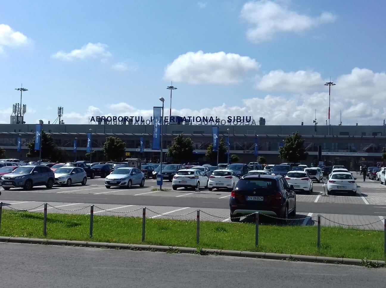 ritm infernal pe aeroportul din sibiu - avioanele de la cluj aterizează la sibiu