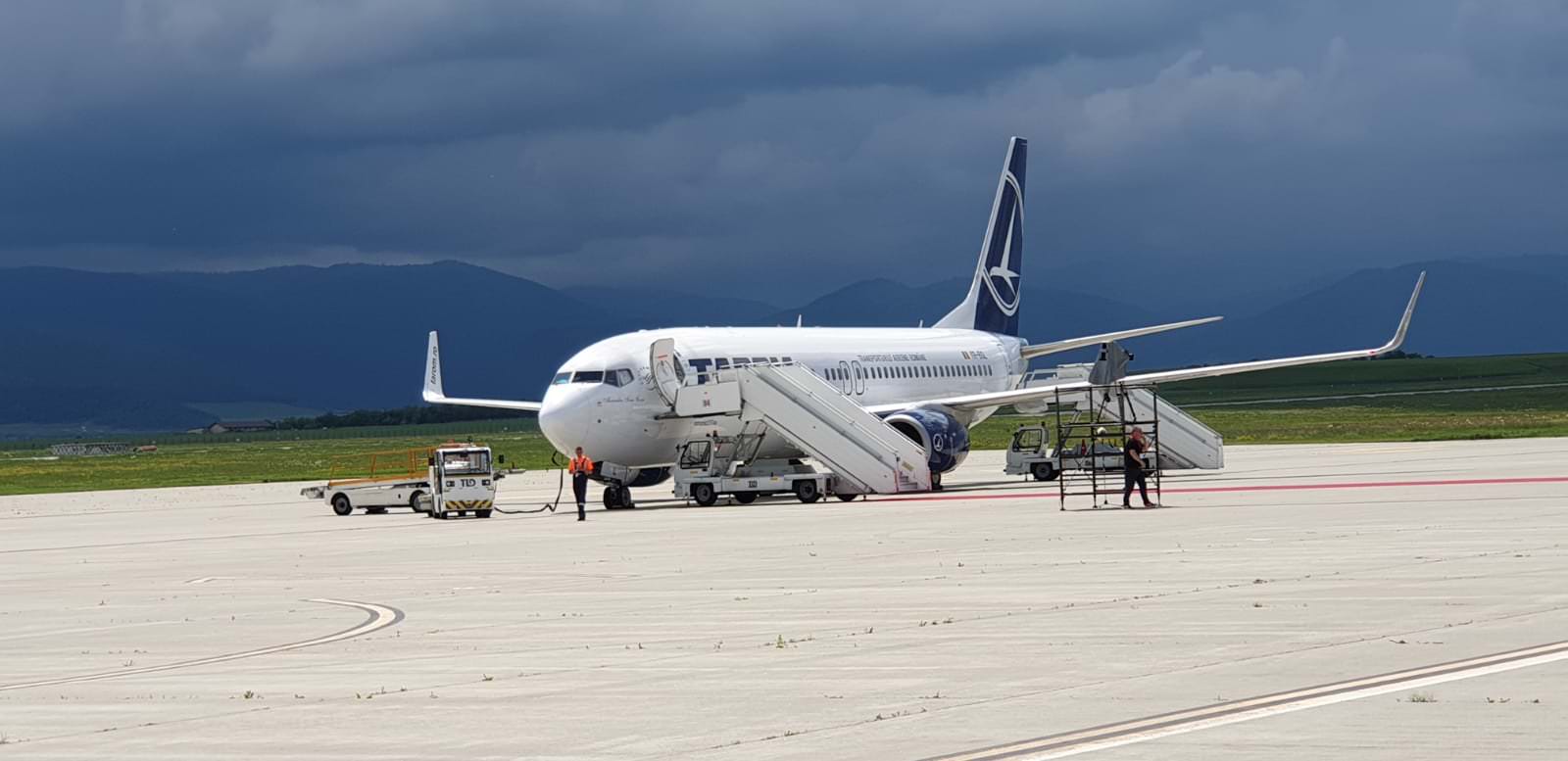 cursa aeriană sibiu - bucurești - sibiu operată de tarom, suspendată