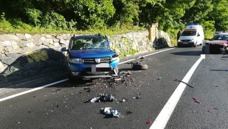 update foto accident pe valea oltului. cinci persoane rănite printre care și un copil