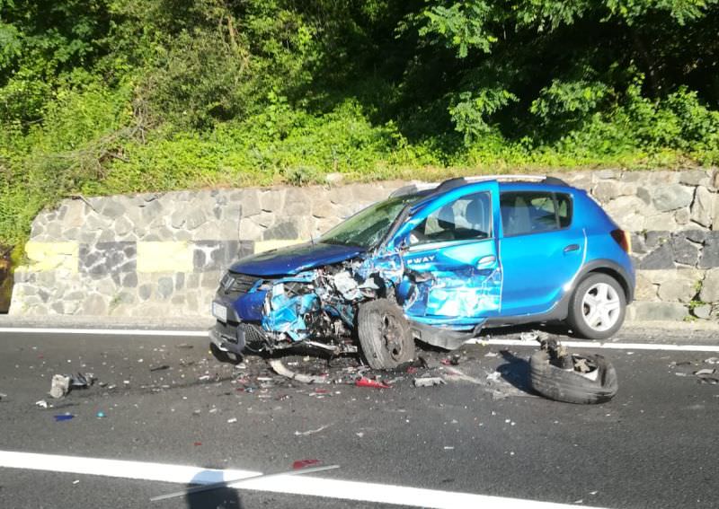 update foto accident pe valea oltului. cinci persoane rănite printre care și un copil