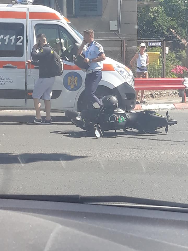 foto accident între o mașină și o motocicletă pe milea - șoferul era beat