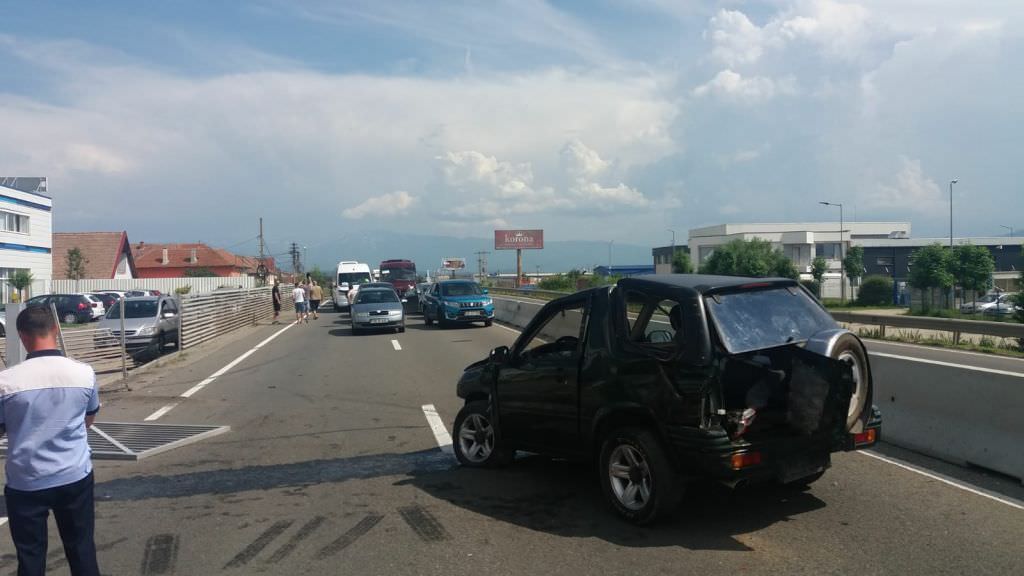 video foto accident la intrarea în sibiu - șoferul vinovat, rupt de beat