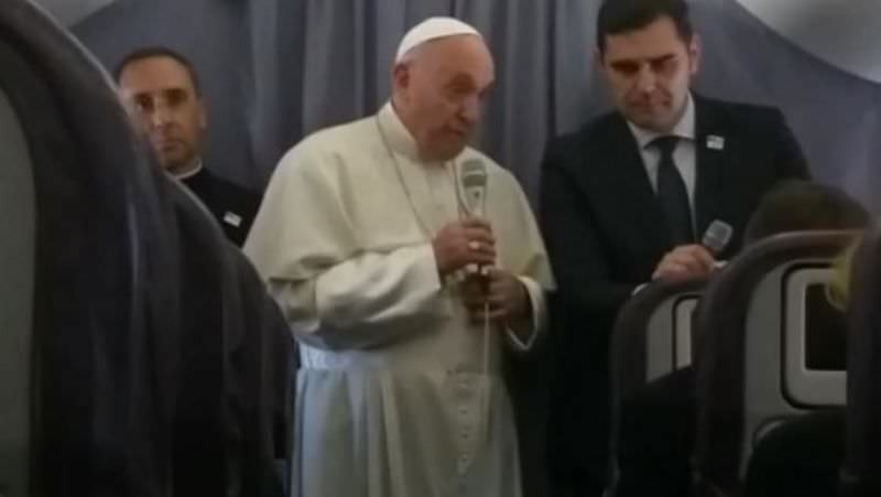 Papa Francisc, în avion ”Un lucru frumos, frumos, frumos călătoria în această ţară”