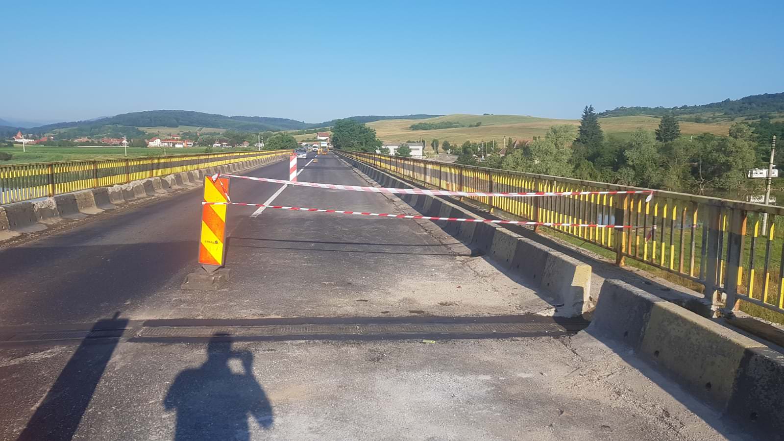 VIDEO FOTO Gata calvarul pe DN1. S-au terminat lucrările la podul de la Bradu