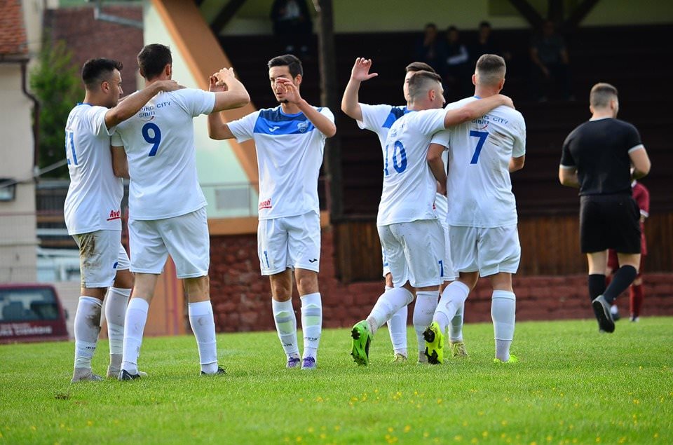 video - viitorul șelimbăr la un pas de promovarea în liga 3. au bătut cu 2-3 în manșa tur de la gheorgheni