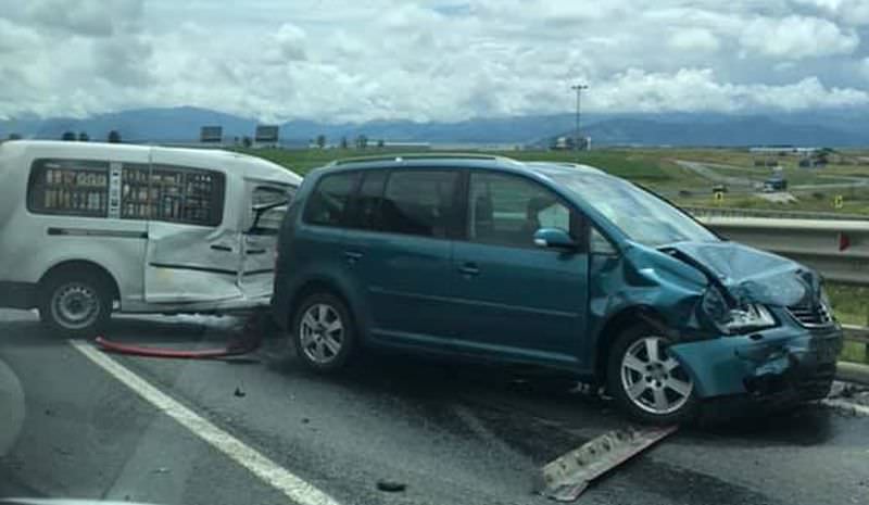 foto - carambol cu trei mașini la sibiu - cel puțin doi răniți