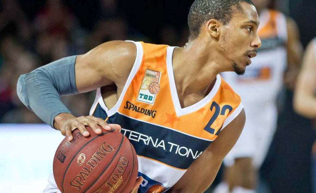 csu sibiu a transferat un nou american - bun venit barry stewart!