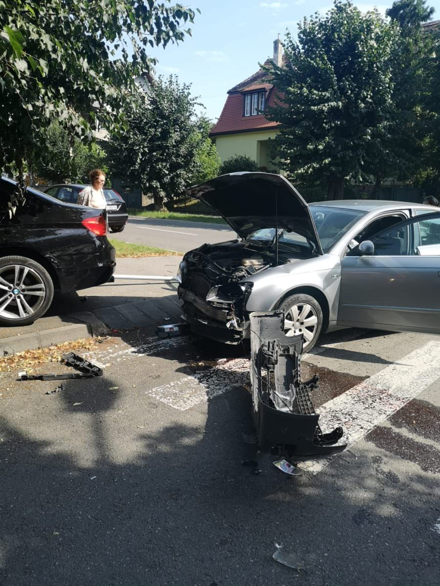 foto - accident pe strada jina la sibiu. cel puțin doi răniți