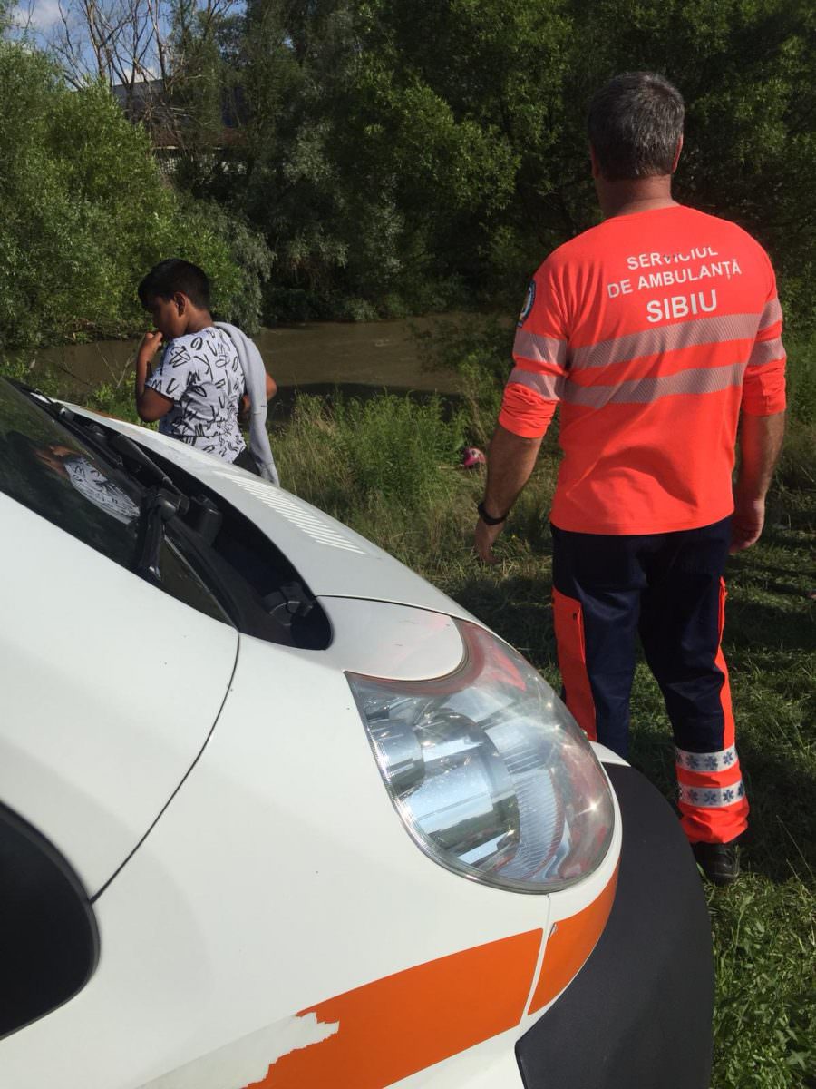 update foto fetiță găsită înecată în râu - medicii au resuscitat-o în zadar