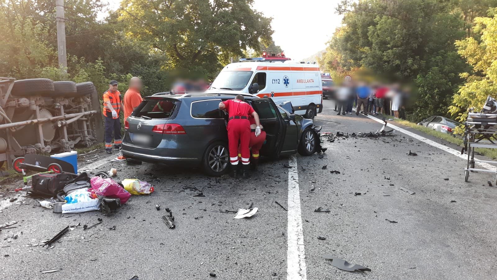 Foto accident grav între Sibiu și Vâlcea - Doi morți și șase răniți