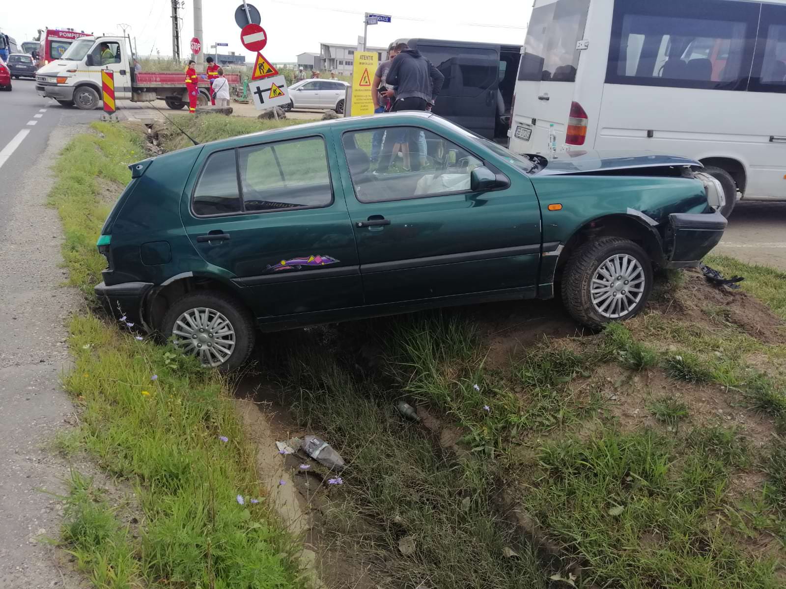 update accident între un microbuz și o mașină în zona de vest