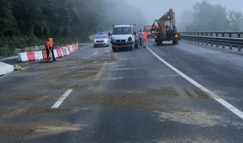 trafic îngreunat în trei zone pe valea oltului - se lucrează