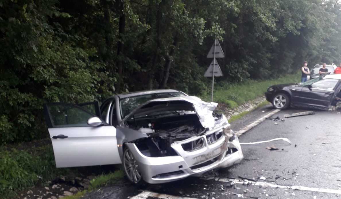 foto - accident grav pe dn1 - două bmw-uri aproape că s-au dezintegrat - un om a murit