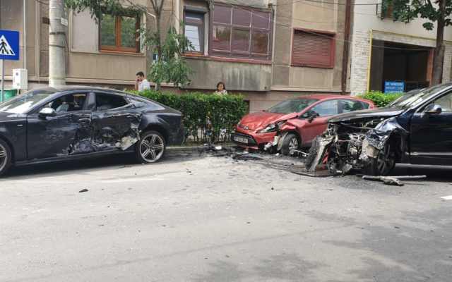 FOTO - Ministrul Transporturilor a făcut accident - A ajuns rănit la spital