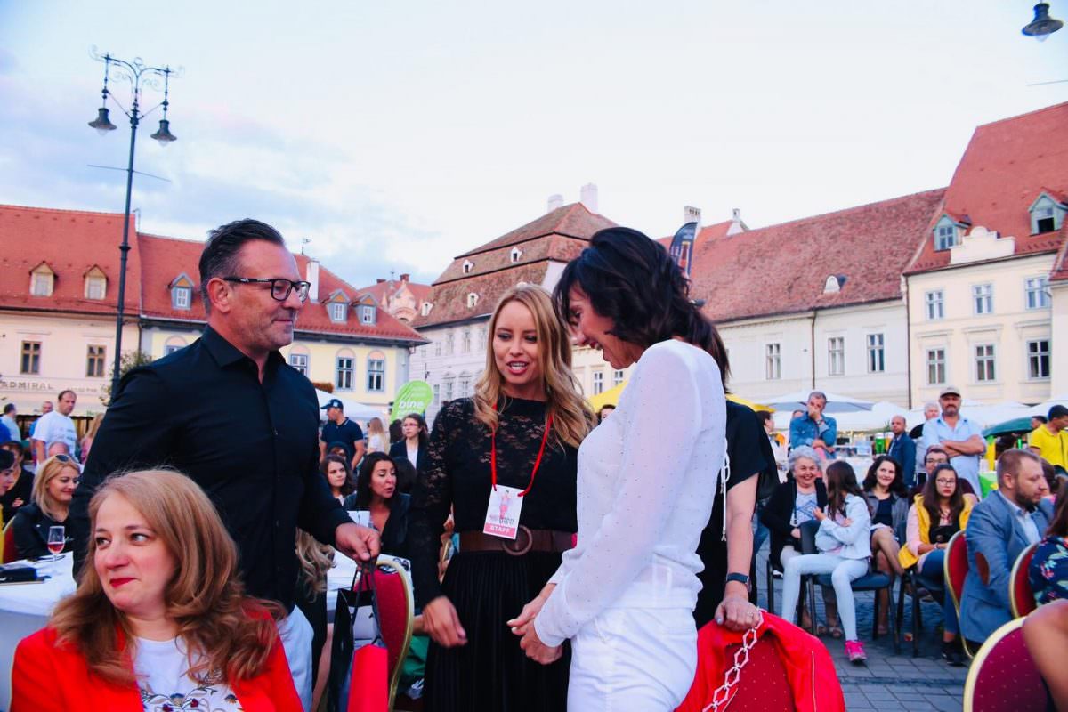 galerii foto: carmen iohannis a atras reflectoarele pe sibiu fashion days