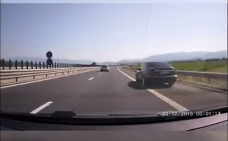 VIDEO Teribilism pe autostradă la Sibiu - Depășire cu 150 km/h pe banda de urgență