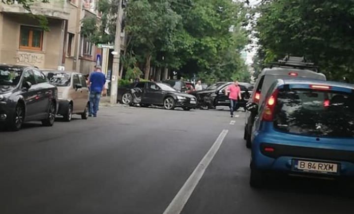 FOTO - Ministrul Transporturilor a făcut accident - A ajuns rănit la spital