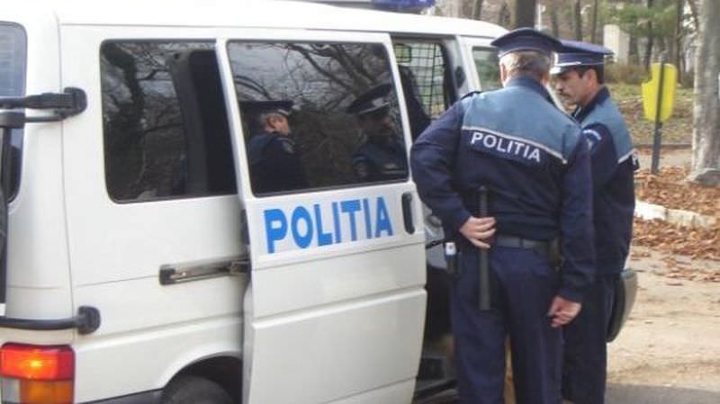 scandal în fața unui bar pe valea oltului - unul dintre scandalagii, dus în arest preventiv