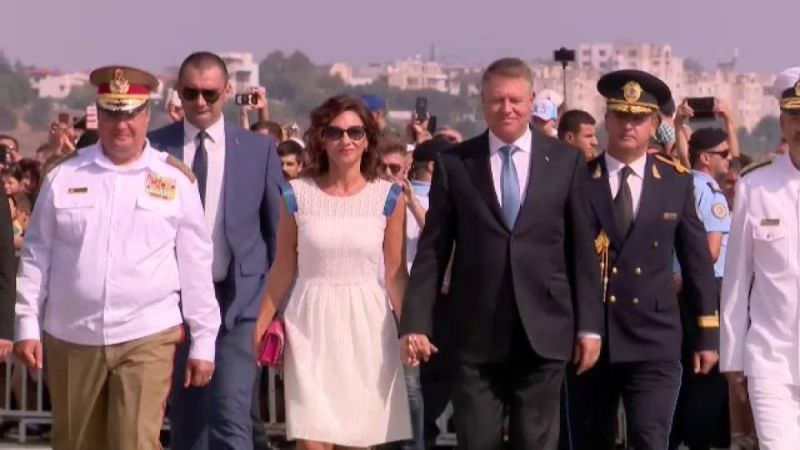 foto - prima doamnă, carmen iohannis, remarcată la ziua marinei