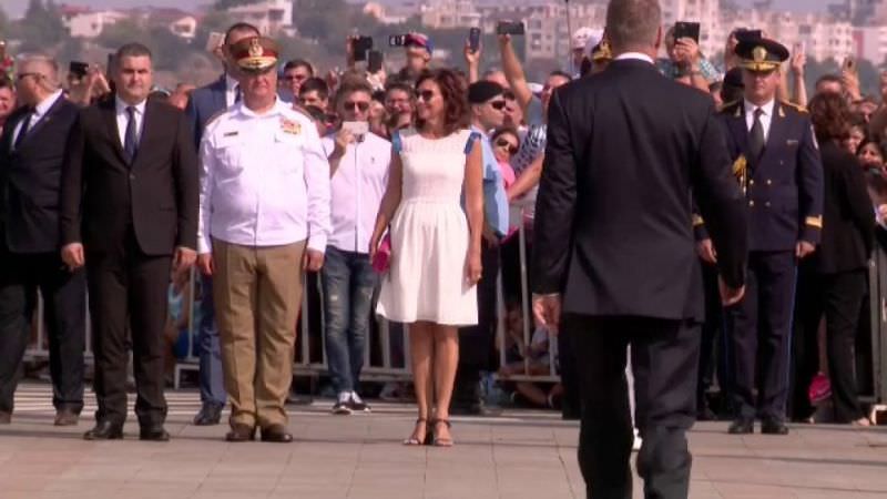 foto - prima doamnă, carmen iohannis, remarcată la ziua marinei