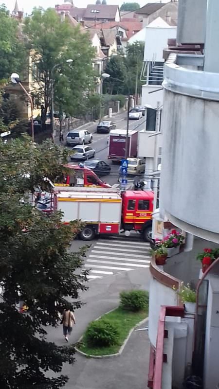 foto video accident pe bulevardul victoriei. o mașină răsturnată