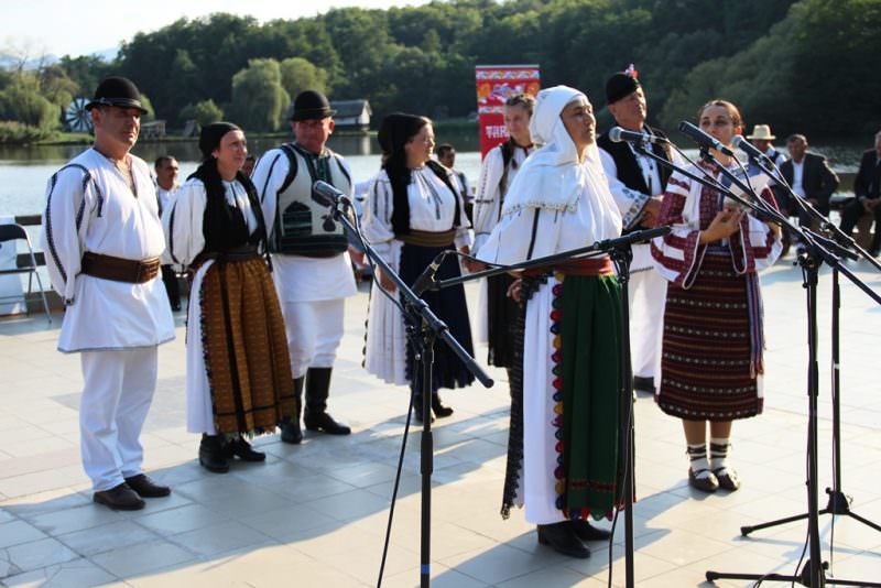 foto toamna începe cu festivalul „tarafuri și fanfare” la muzeul în aer liber