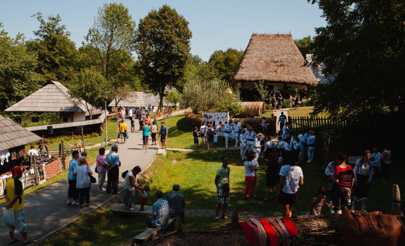 program plin în weekend, în muzeul în aer liber din dumbravă