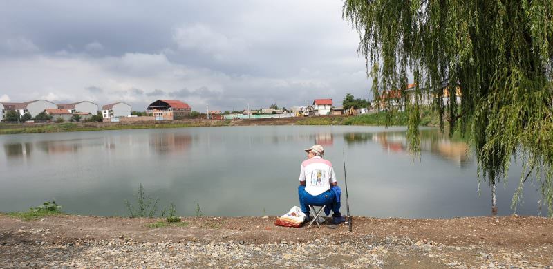 video foto - lacul lui binder se transformă într-un paradis al distracției. cu plajă artificială, ponton și alte surprize