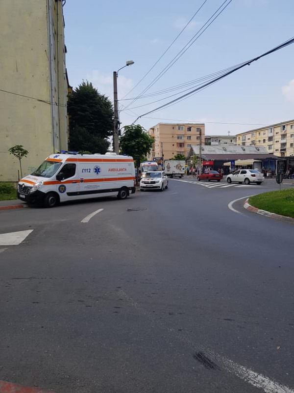 FOTO Accident în lanț pe Semaforului vizavi de piață - Cel puțin un rănit