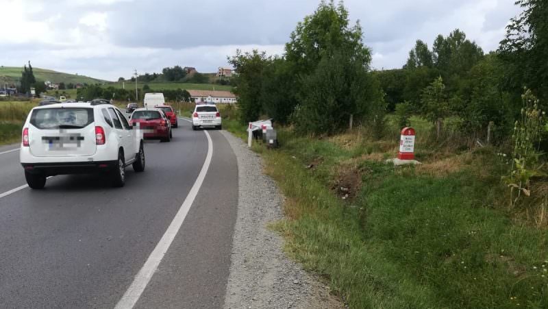 foto sibiancă rănită după ce a ajuns cu mașina în șanț la șura mare